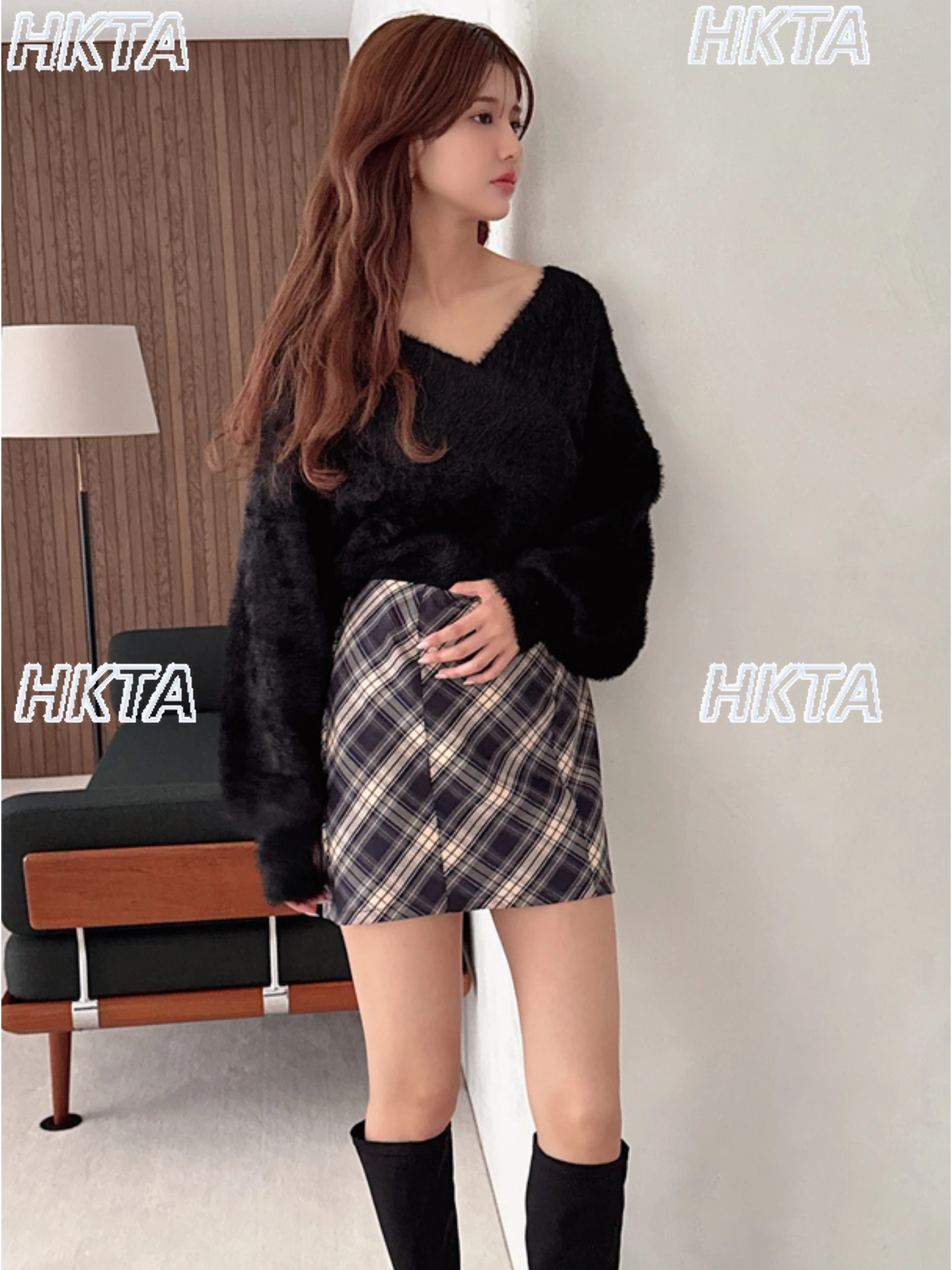 Japanese Autumn Drop Shoulder Fluffy Warm Knitted Sweater Top V-Neck Long Sleeve Sweater High Waist Slim Fit Mohair Sweater