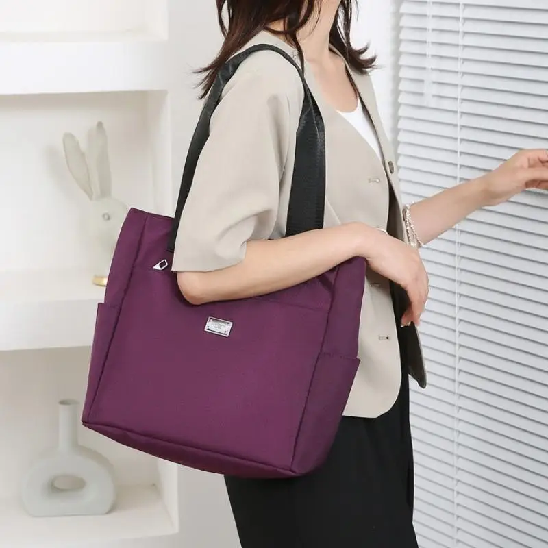 حقيبة كتف نايلون خفيفة الوزن مقاومة للماء ذات سعة كبيرة وحقائب كتف للعمل والمدرسة والسفر #4