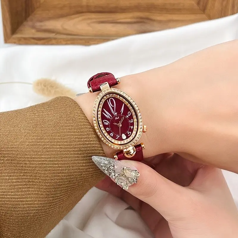 

New Oval-Shaped Elegant Watch With Leather Strap, High-End Wristwatch, Fashionable Women'S Quartz Retro Women'S Watch.