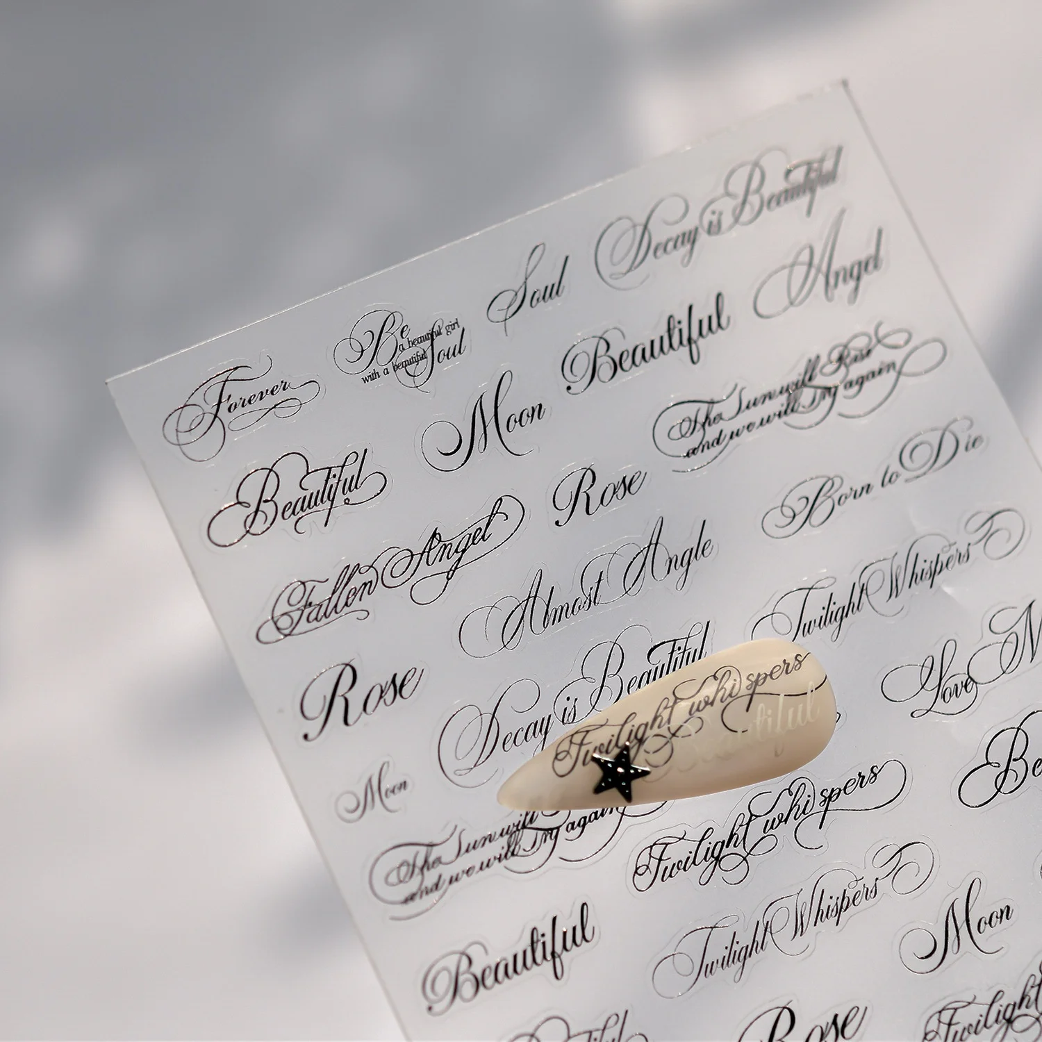 Adesivos de Letras Autoadesivos para Unhas, Decorações 3D para Unhas 	 Adesivos de letras e números em preto e branco para design de unhas francesas DIY