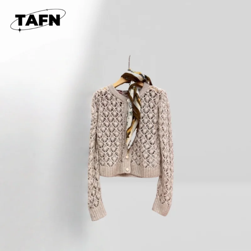

Women's Retro Chic Cashmere Cardigan – Premium Quality for 2025 Casual Outings Soft and Stylish for Casual Outing AI1328