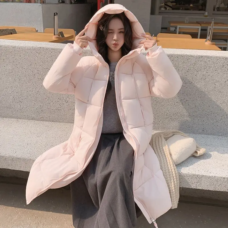 2025 Nuovo cappotto invernale con cappuccio giacca imbottita in cotone con pane addensato lungo sopra il ginocchio da donna