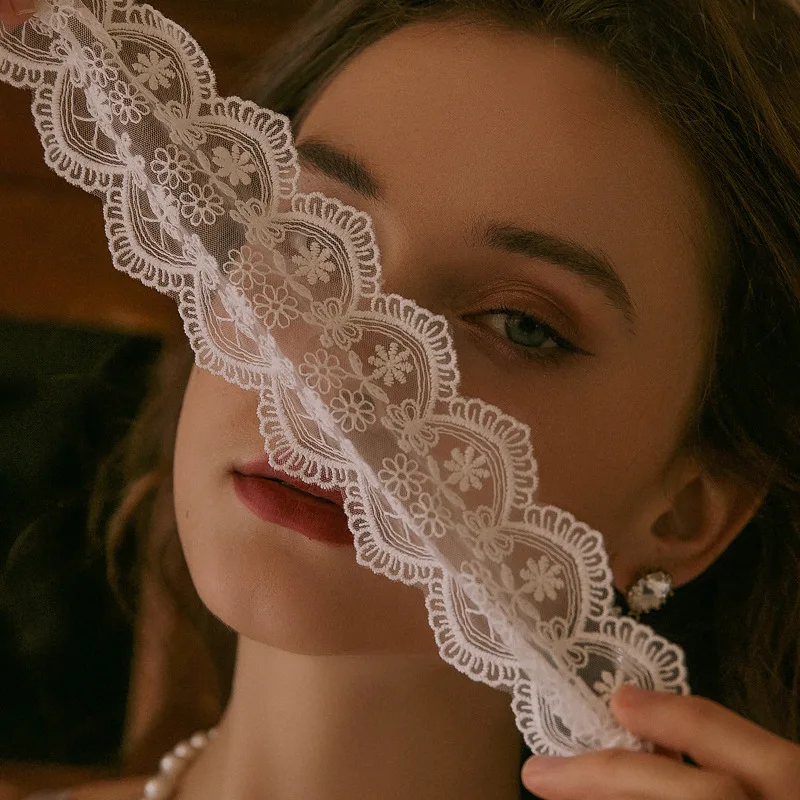 Sexy Women Lace Floral Eye Mask Masquerade Prom Half-Face Mask Princess Queen Makeup Party Cosplay Nightclub Lace Mask Props