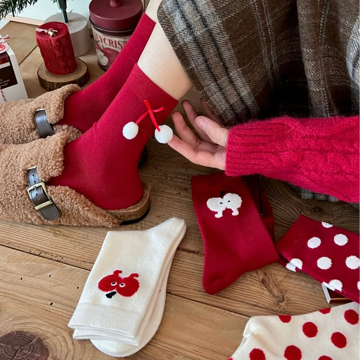 Christmas Red Socks Creative Apple Polka Dot Women's Socks Fashion Solid Color Stacked Socks Holiday New Year Gift