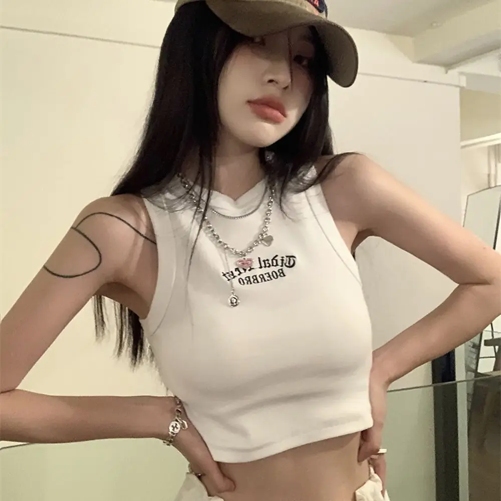 بلوزة بسيطة مرنة بدون أكمام إصدار نحيف S M L مطرزة بحمالة رياضية للفتيات والنساء