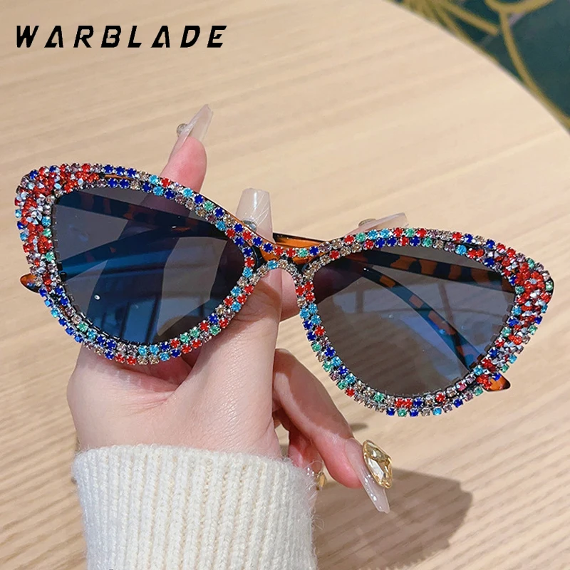 New Luxury Brand Design Rhinestone Shine Design Sunglasses Fashion Cat Eye Women Grey Sun Glasses Trendy Party Decoration Shades