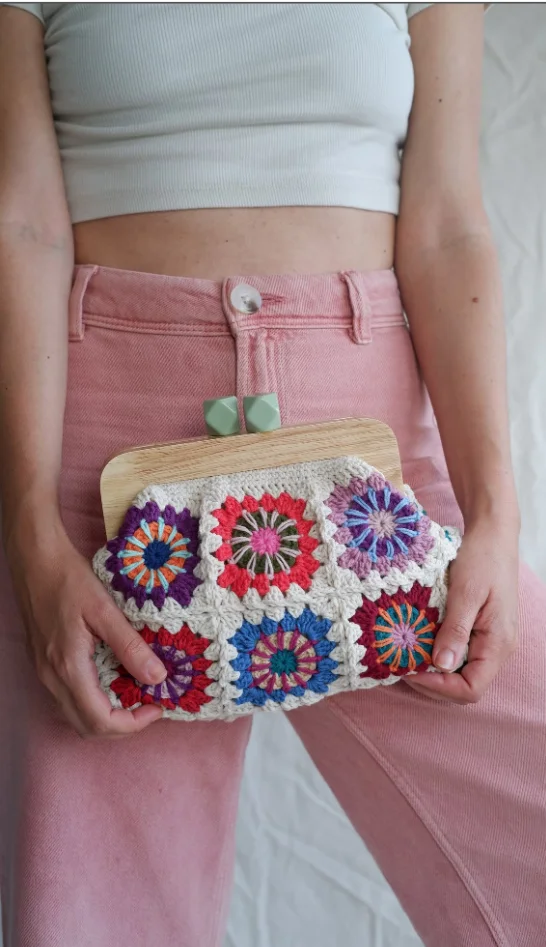 Colorful crochet boho chic granny square Gran clutch handbag Beige Vintage Style colorful floral purse bag