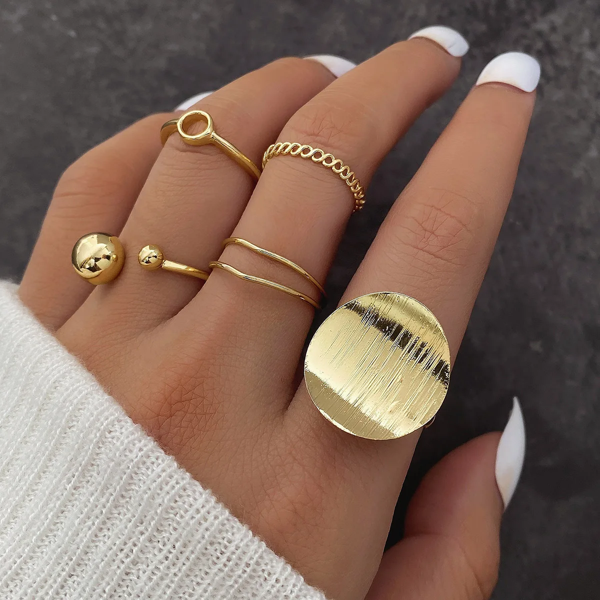 IPARAM Exaggerated Circular Disc Women\'s Ring Geometric Ball Hollowed  Finger Rings Set Fashion Jewelry Gifts Accessories