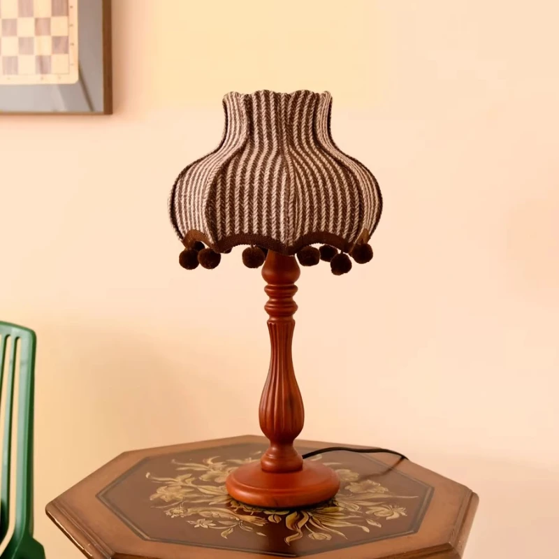 

Table lamp Italian medieval literary and retro Nanyang style niche bedroom bedside
