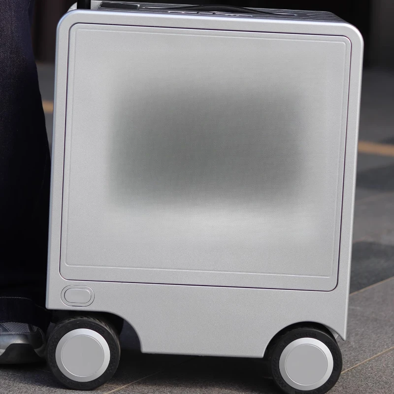 

Electric suitcase can be used for riding and walking, and adults can board the plane. Advanced boarding smart suitcase