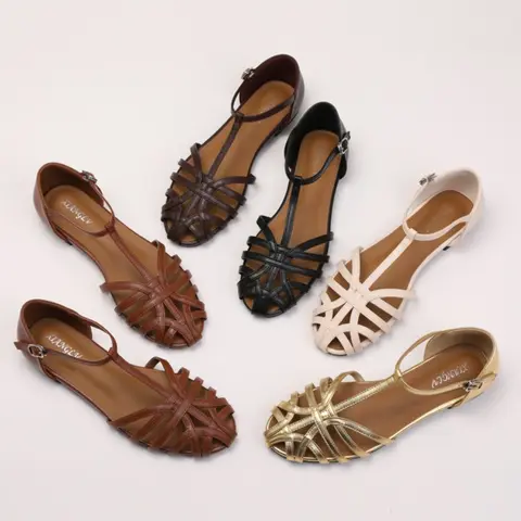 Weave Hollow Out Summer Flats Sandals Women Casual Streetwear T-strap Rome Sandals Ladies Pu Leather Soft Comfortable Shoes New
