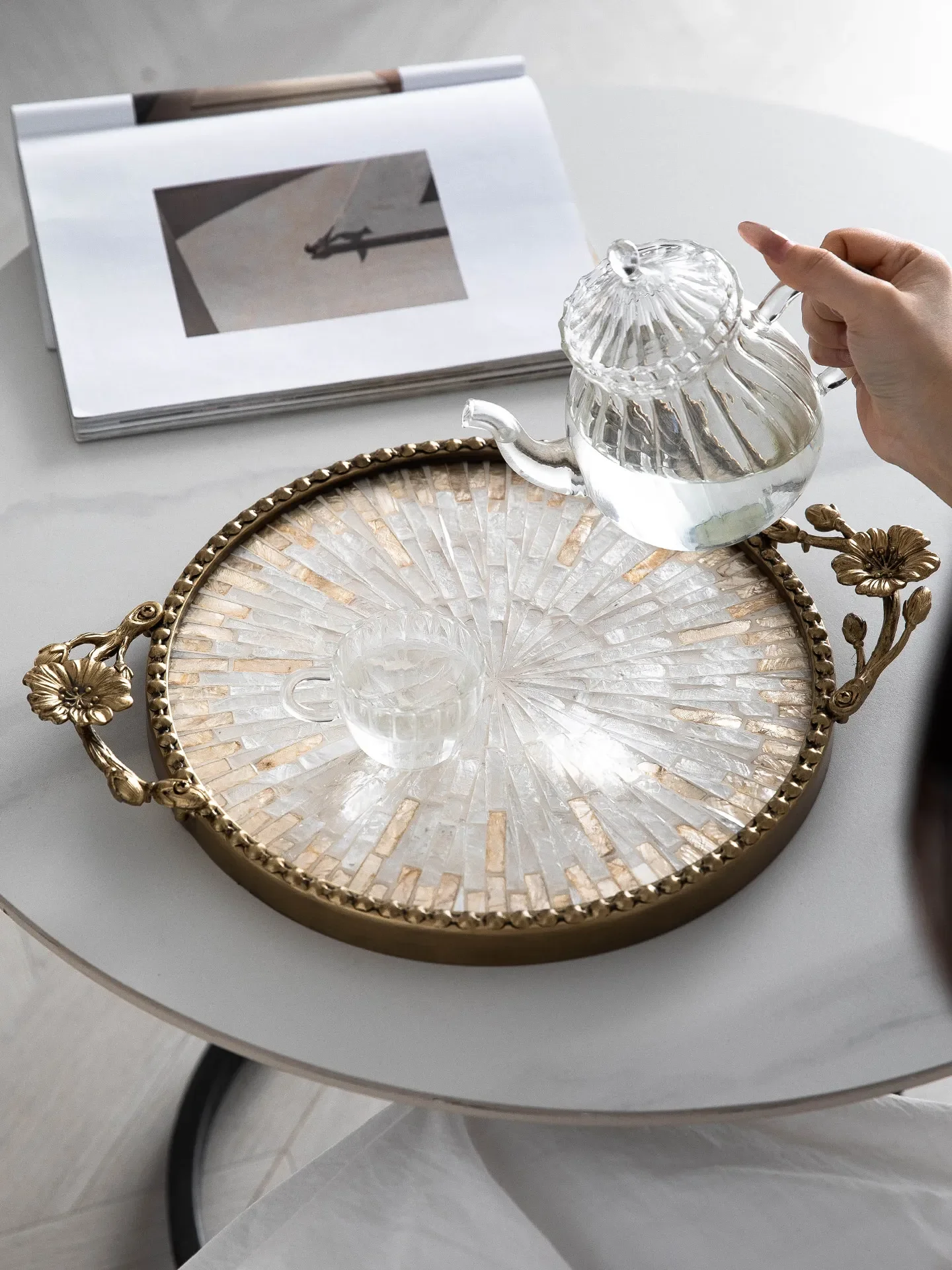 【Natural】Luxury Round Mother of Pearl Inlay Tray with Metal Floral Handles Elegant Iron Serving Tray for Coffee Table Home Decor