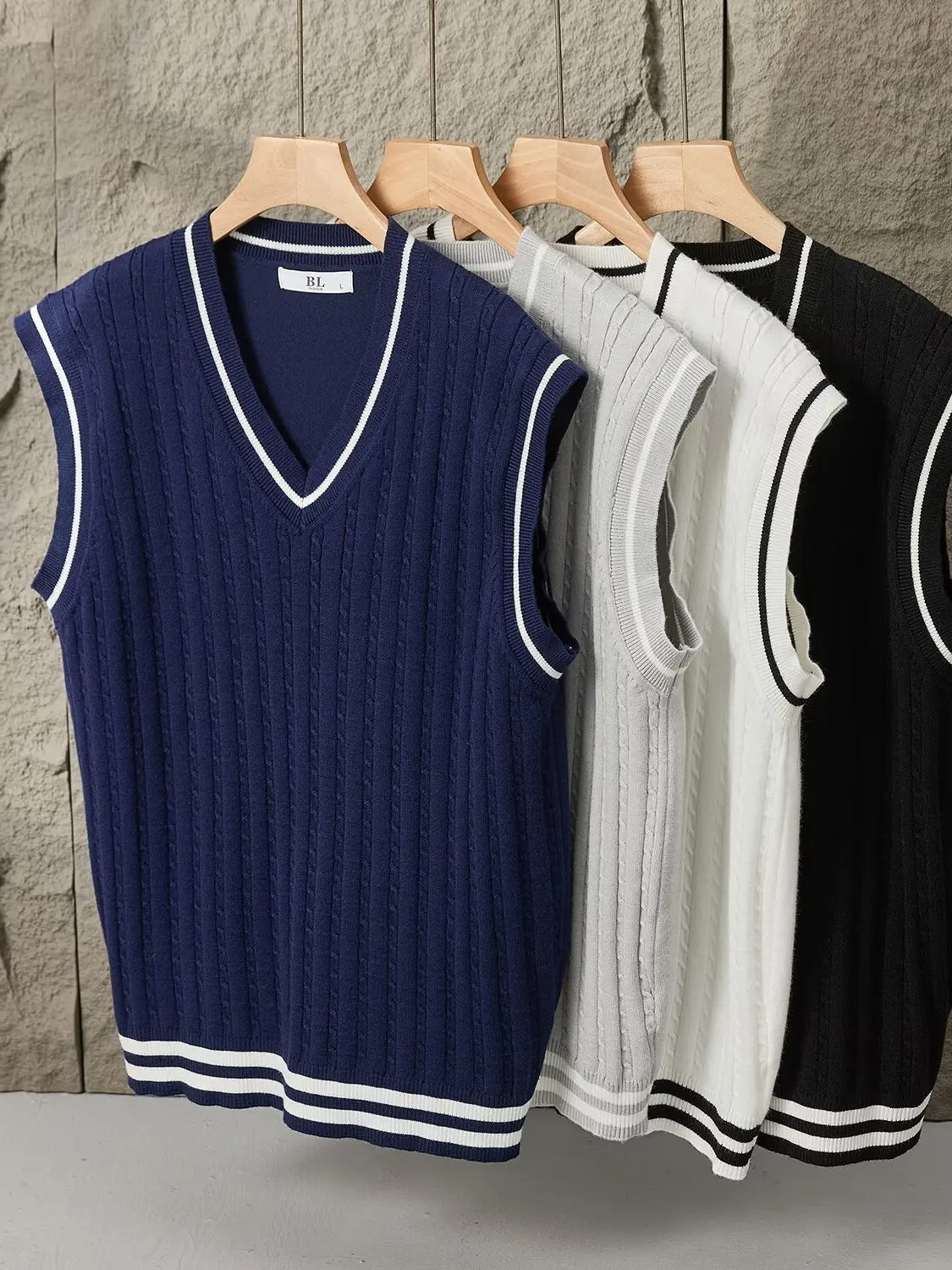 

2025 Spring Autumn Knitted Color Blo Vest Men's Briti College Sle Svel oulder Pad Sweater Regular Fit Polyester...