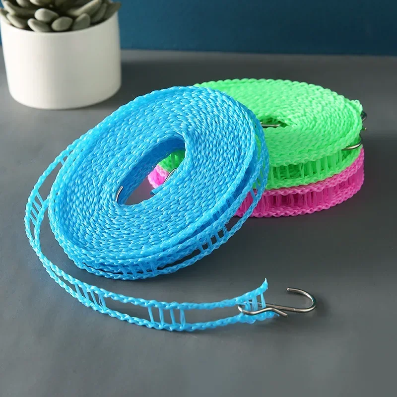 Portable and retractable clothesline, windproof and anti slip, outdoor travel fence style,durable and in multiple specifications