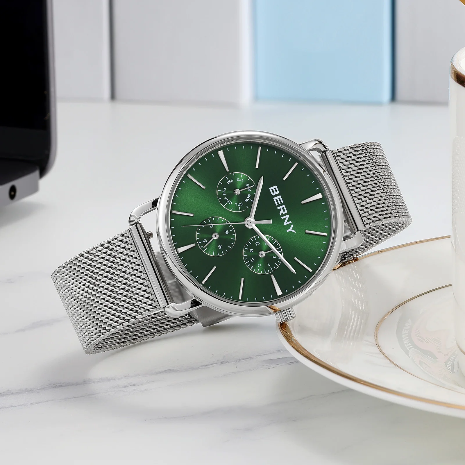 BERNY Herrenuhr mit Kalender und Wochenanzeige, moderner Stil, klassisch, elegant, schlanke Quarzuhr, Edelstahl 6P29 5ATM Armbanduhr – Detail 17