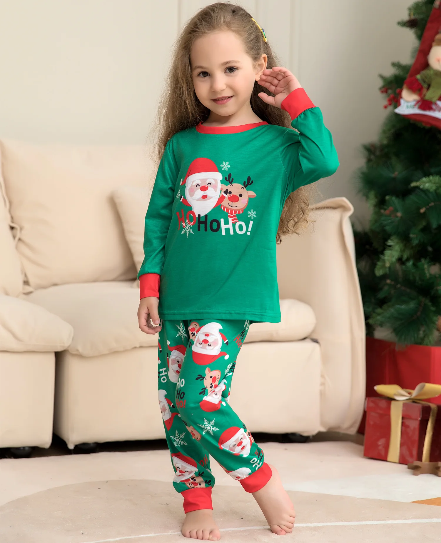 Family Matching Christmas Pajamas 2023 New Xmas Green Pajamas Santa Claus Print Dad Mommy And Me Christmas Costume Dog Clothes