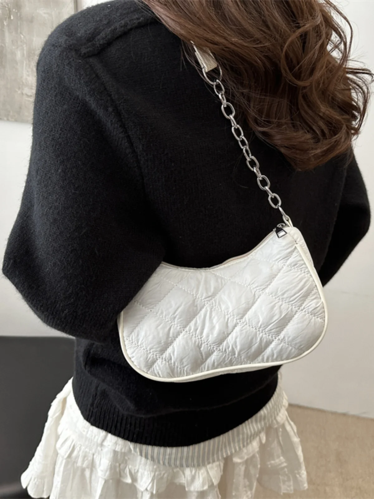 

New 2025 Women's Handbag Lightweight Color Single oulder Handle Bag Commuter Breadsti Underarm Bag Soft PU Leather