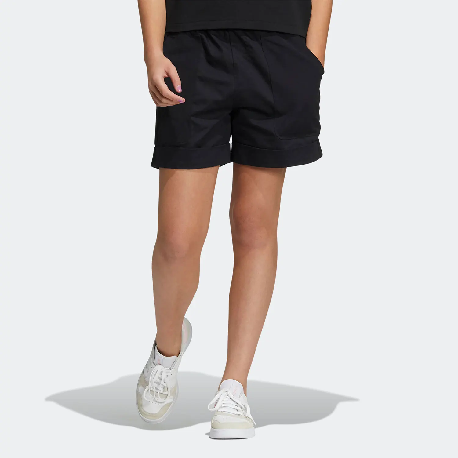 

Официальные женские спортивные шорты NEO нового сезона Adidas HF7272