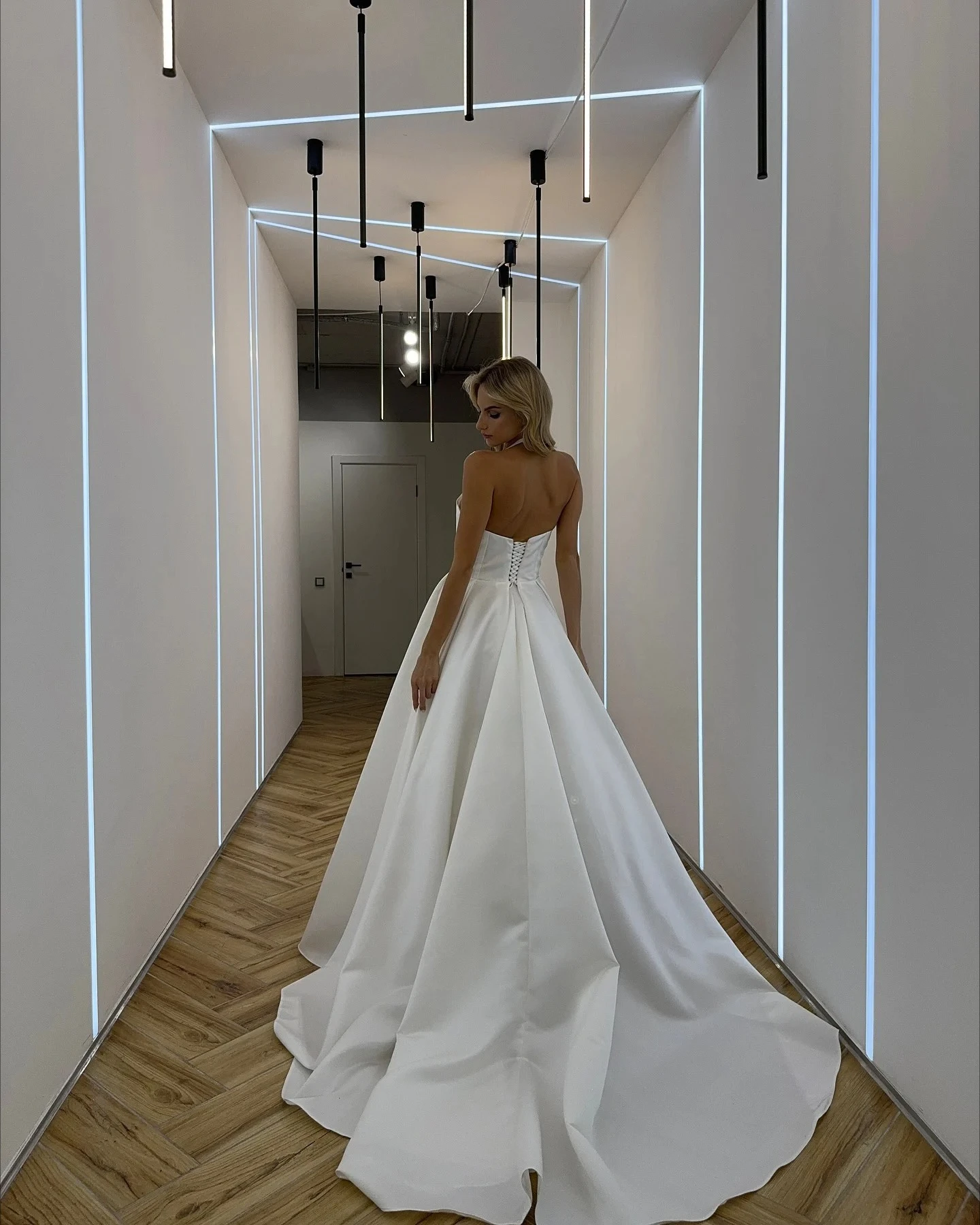 High Quality Halter Satin A Line Wedding Dresses Backless Sweep Train Custom Made Bridal Grown 2025 Vestido De Noival