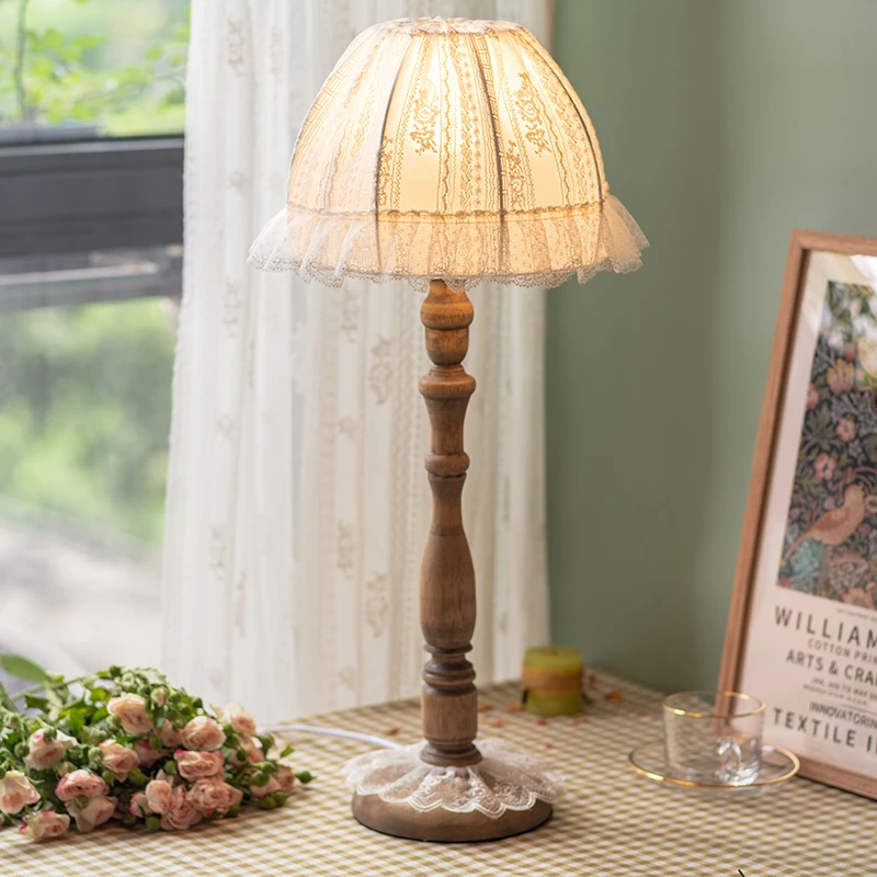 

Европейский теплый и романтический ins ветровой светильник, роскошная настольная лампа из цельного дерева в американском стиле кантри, ретро, прикроватная лампа для спальни
