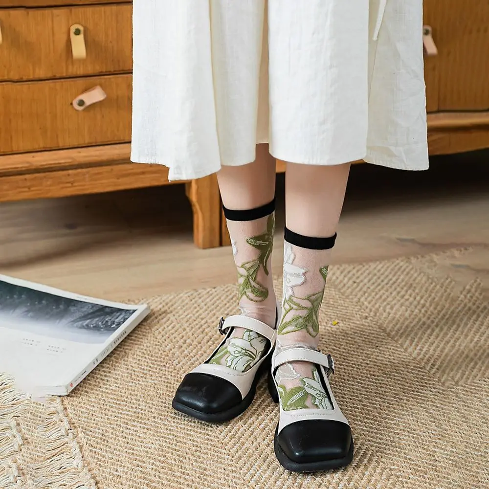

Breathable Transparent Embroidery Korean Girls Crystal Silk Socks Middle Tube Socks Floral Hosiery Women's Socks Flower Socks