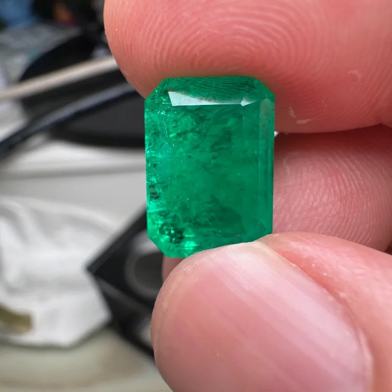 

Top Lab Grown Columbia Emeralds Hydrothermal Emerald Hand Cut with Cracks Inclusions Inside Selectable AGL Certificate