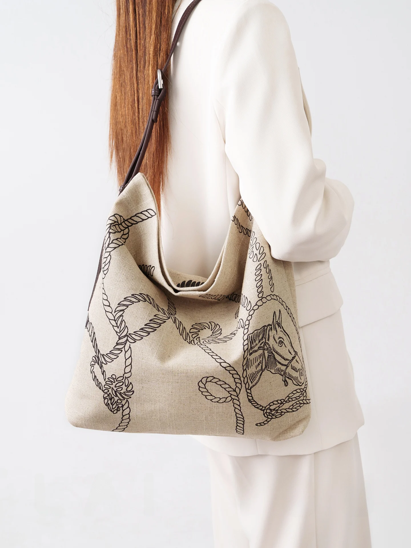 sac-bandouliere-decontracte-en-lin-et-cuir-pour-femme-nouvelle-collection-2026-design-polyvalent-et-simple-boucle-magnetique-forme-carree-souple-sac-pour-femme