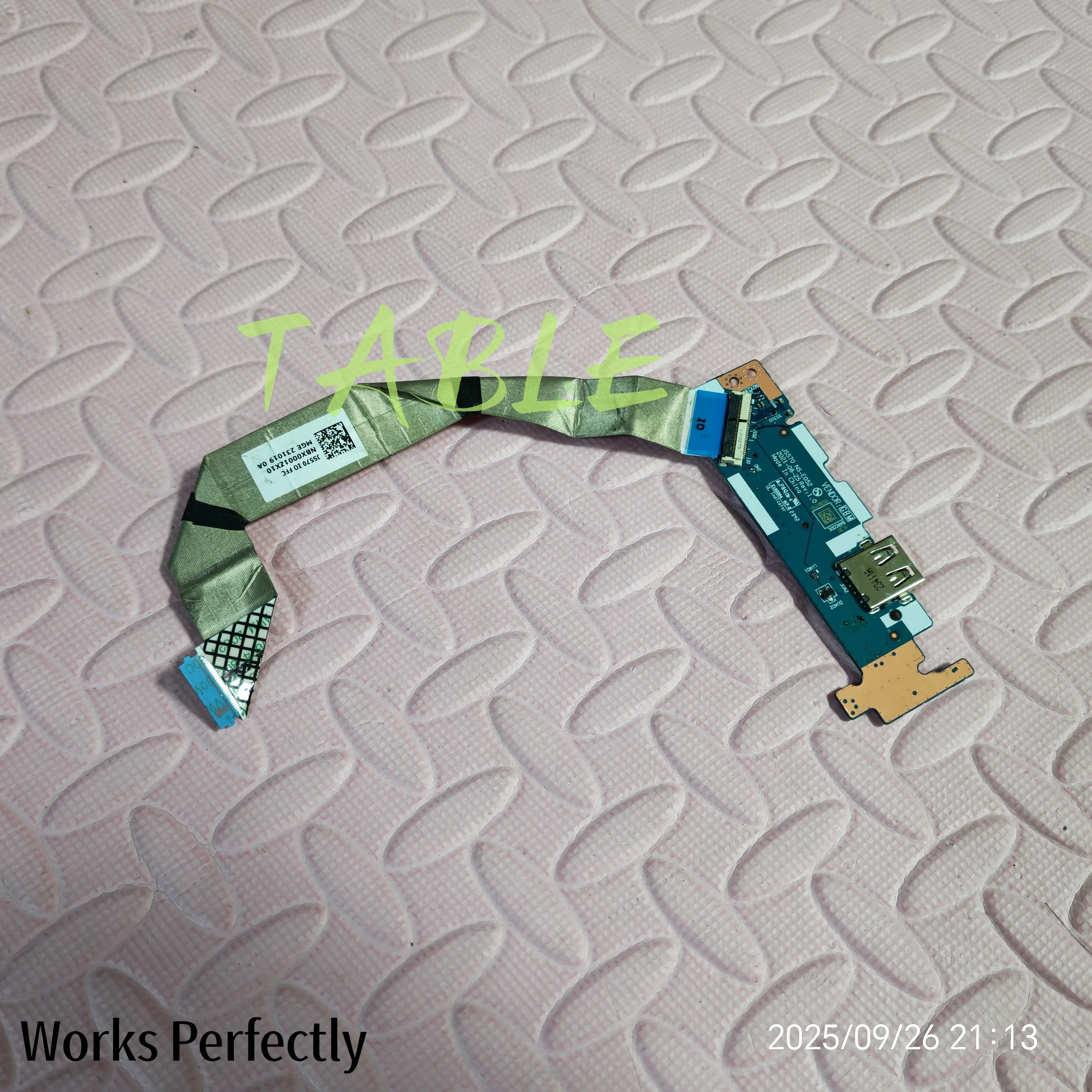 純正 Lenovo IdeaPad 3 15ABA7 ラップトップ USB 電源ボタン SD カードリーダーボード W ケーブル NS-E052