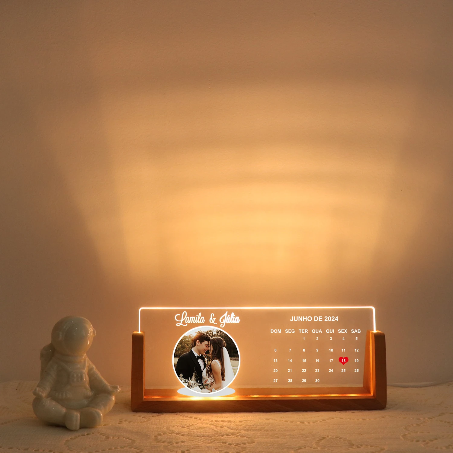 Personalized Customization Photo 3D Outside Carving Acrylic Acrylic Light Creative LED Wooden Base Night Light Dropshipping