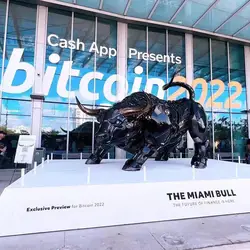 Resin The Bitcoin Bull Statues Wall Street OX Model Figurines Home Office Feng Shui Coins Badge Miami Robot Cow Animal Decros