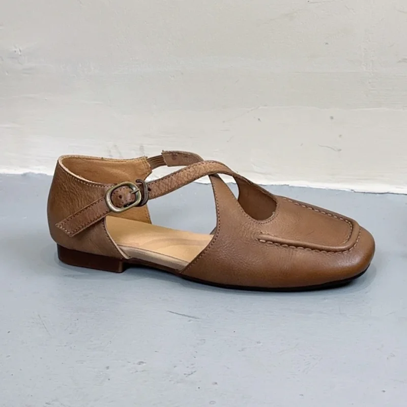 Sapatos de couro estilo retrô para mulheres, sandálias macias, fivela diagonal, sapato de couro, sandálias elegantes, primavera e verão