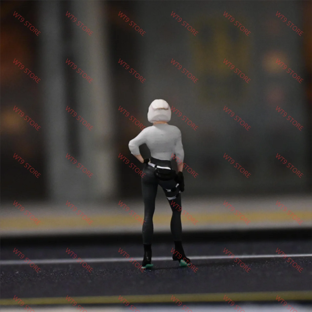 iorama 1/64 Miniature Figures White Racer Miniatura Model DIY Collectible 1/87 Minifigures Resin Figure Garage Scene Decoration