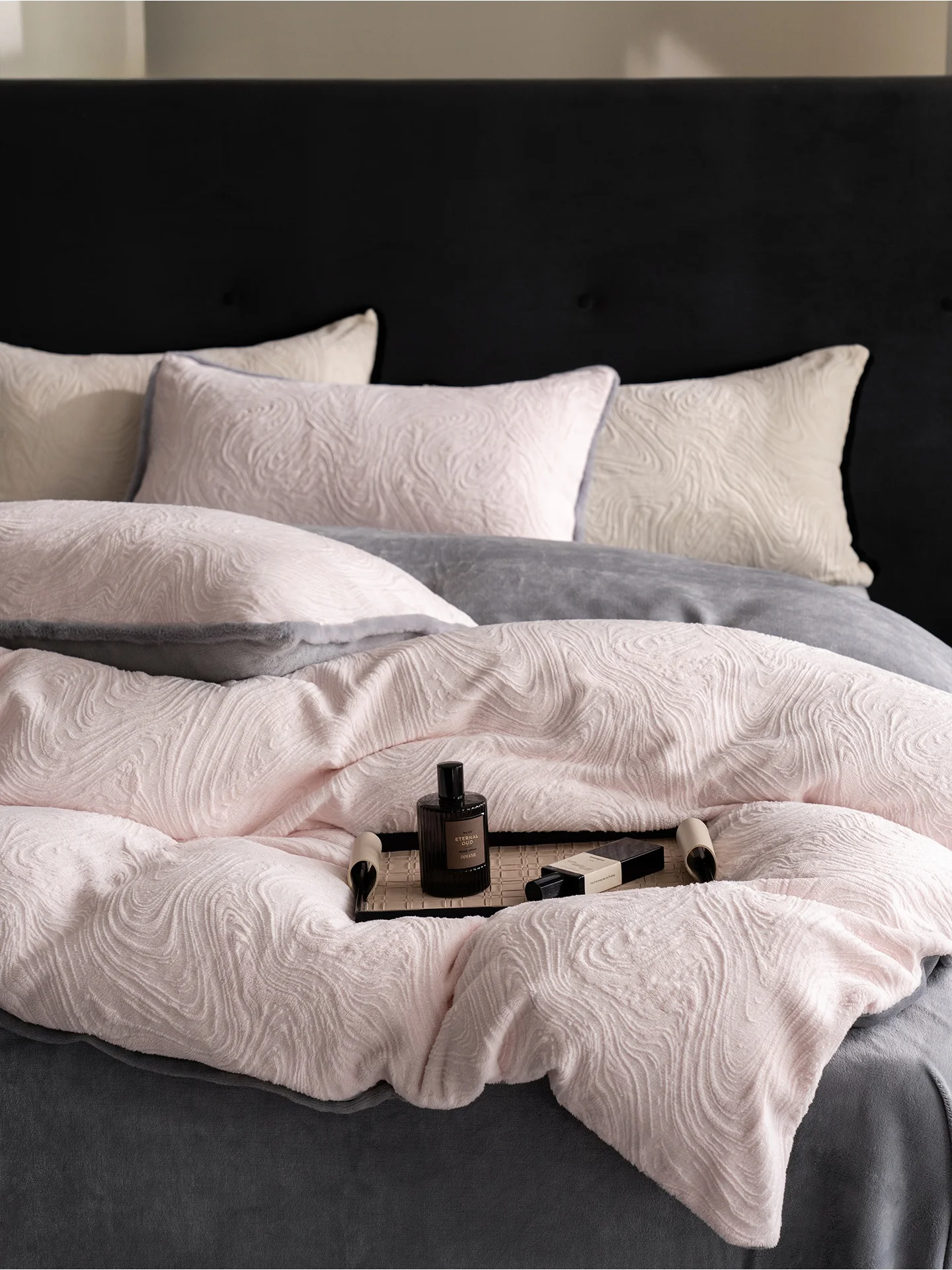 Thickened Full Matte Milk Velvet Coral Fleece Four Piece Bedding Set Winter Warm Luxury Carved Pattern Coral Velvet Bedding
