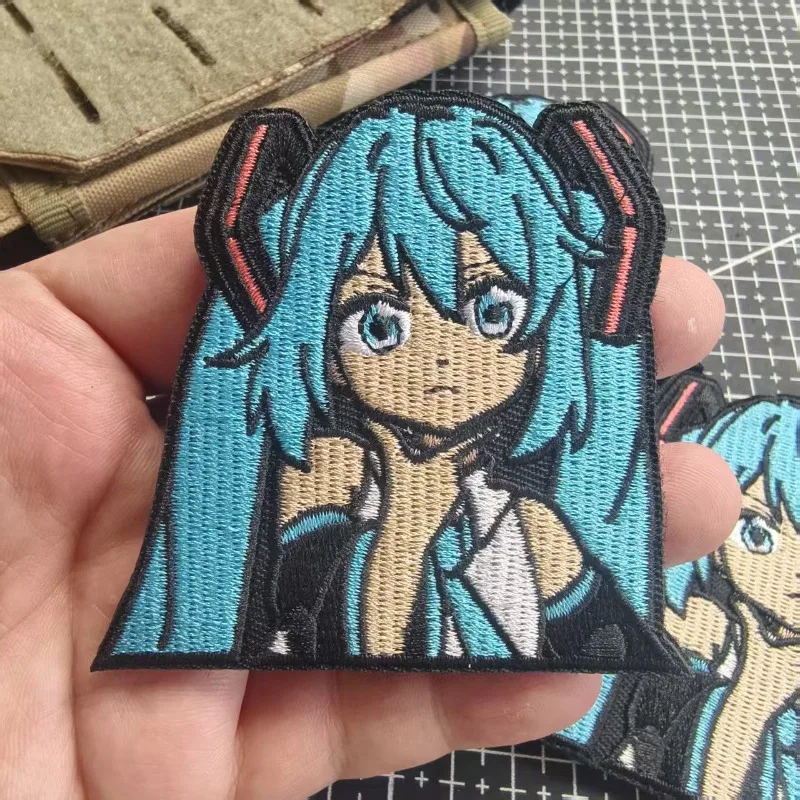 هاتسون ميكو ميكو ثنائي الأبعاد الرسوم المتحركة الإبداعية التطريز الفيلكرو شارة الكرتون على ظهره الديكور المعنويات شارة شارة #3