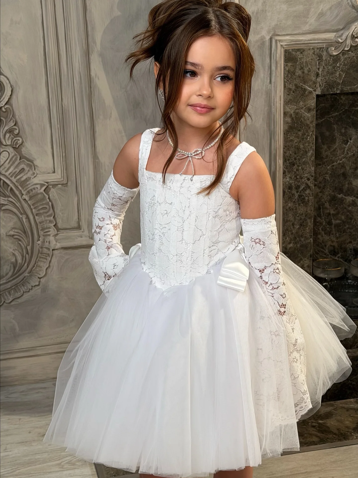 White Communion Dress Lace Tulle Short Flower Girl Dress Puffy Girls Pageant Dress with Gloves Spaghetti Strap Birthday Party