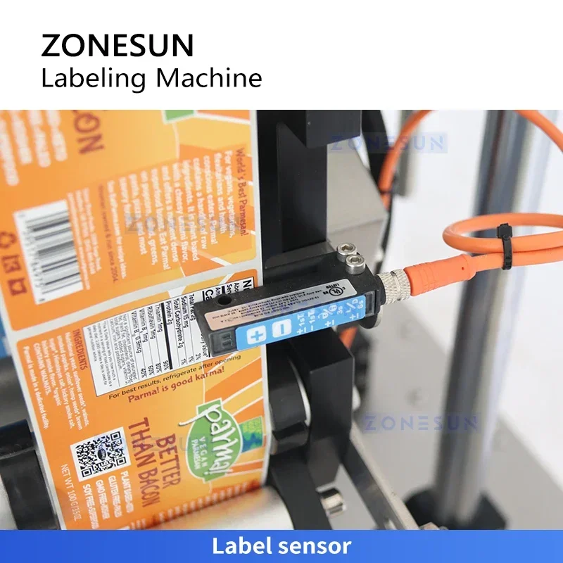 ZONESUN ZS-TB150R Automatic Flat Labeling Machine For Plastic Fruit Box Cosmetic Jar Lid Top Sticker Packaging Line