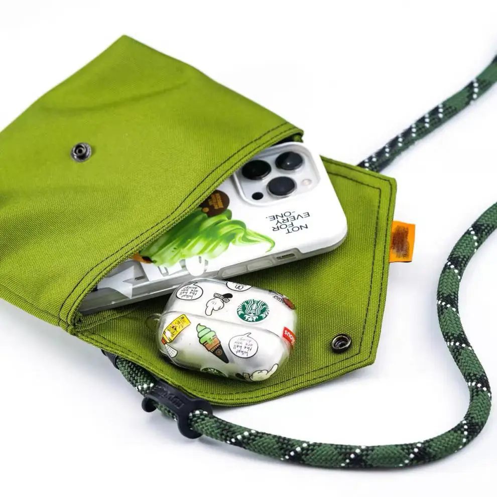 2025 Tendencia de moda Mini bolso cruzado Una cuerda Doble uso Versátil bolso de nailon al aire libre Bolso de teléfono de nicho