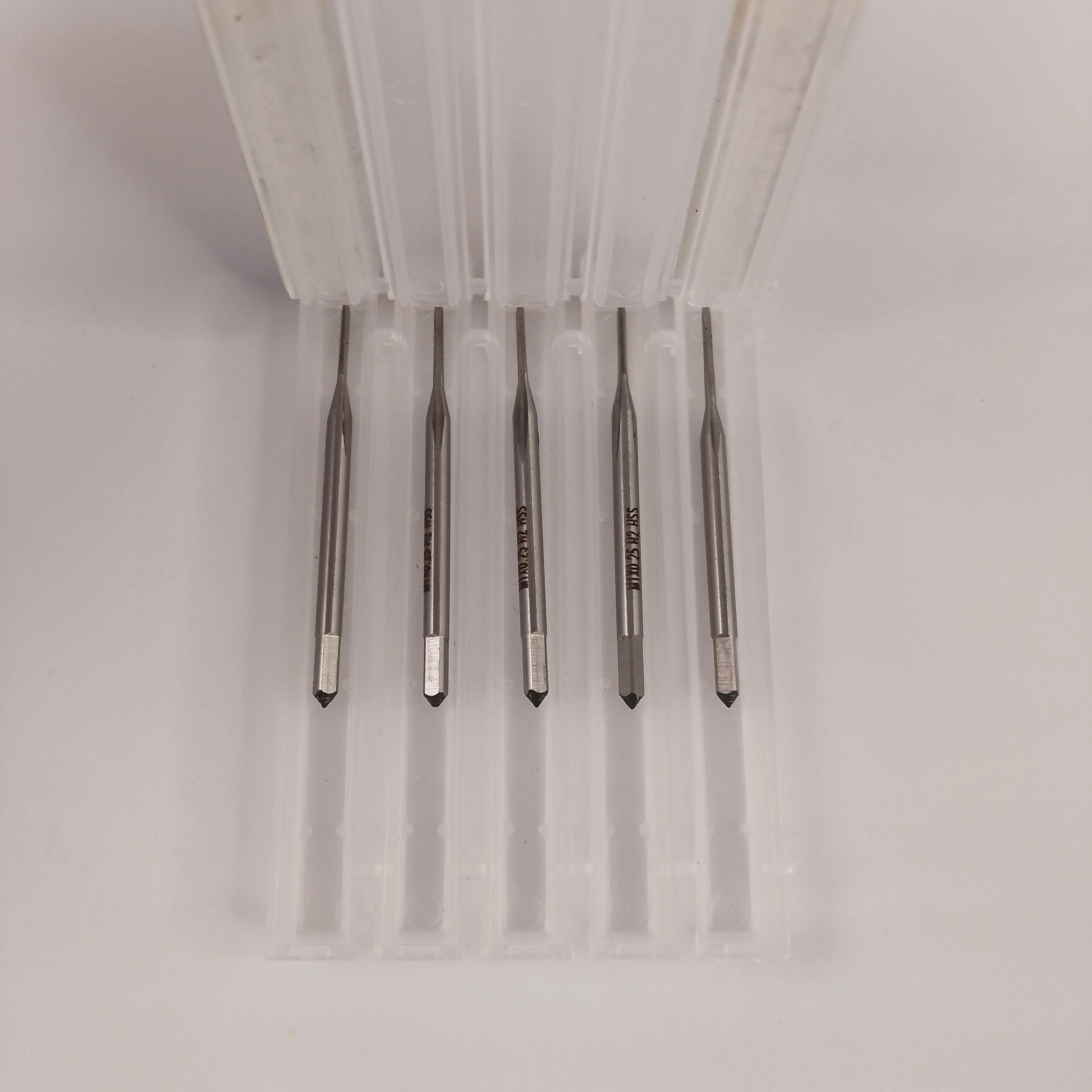 HUAZHICHUN M1 * 0.25 Ulir Tap Tangan Metrik Pitch 0.25 Flute Lurus HSS Right Hand Tap (5Pcs)