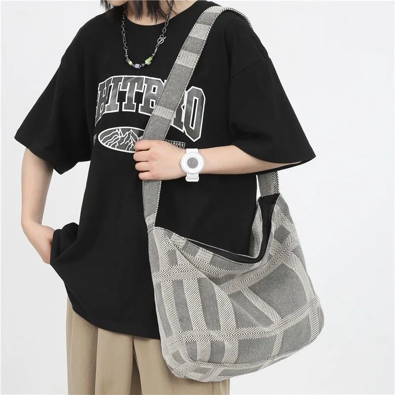 Retro Postman Bag Jacquard Stripe Ethnic Style Crossbody Bag 2024 Spring New Versatile One Shoulder Bags Embroidered Postman Bag