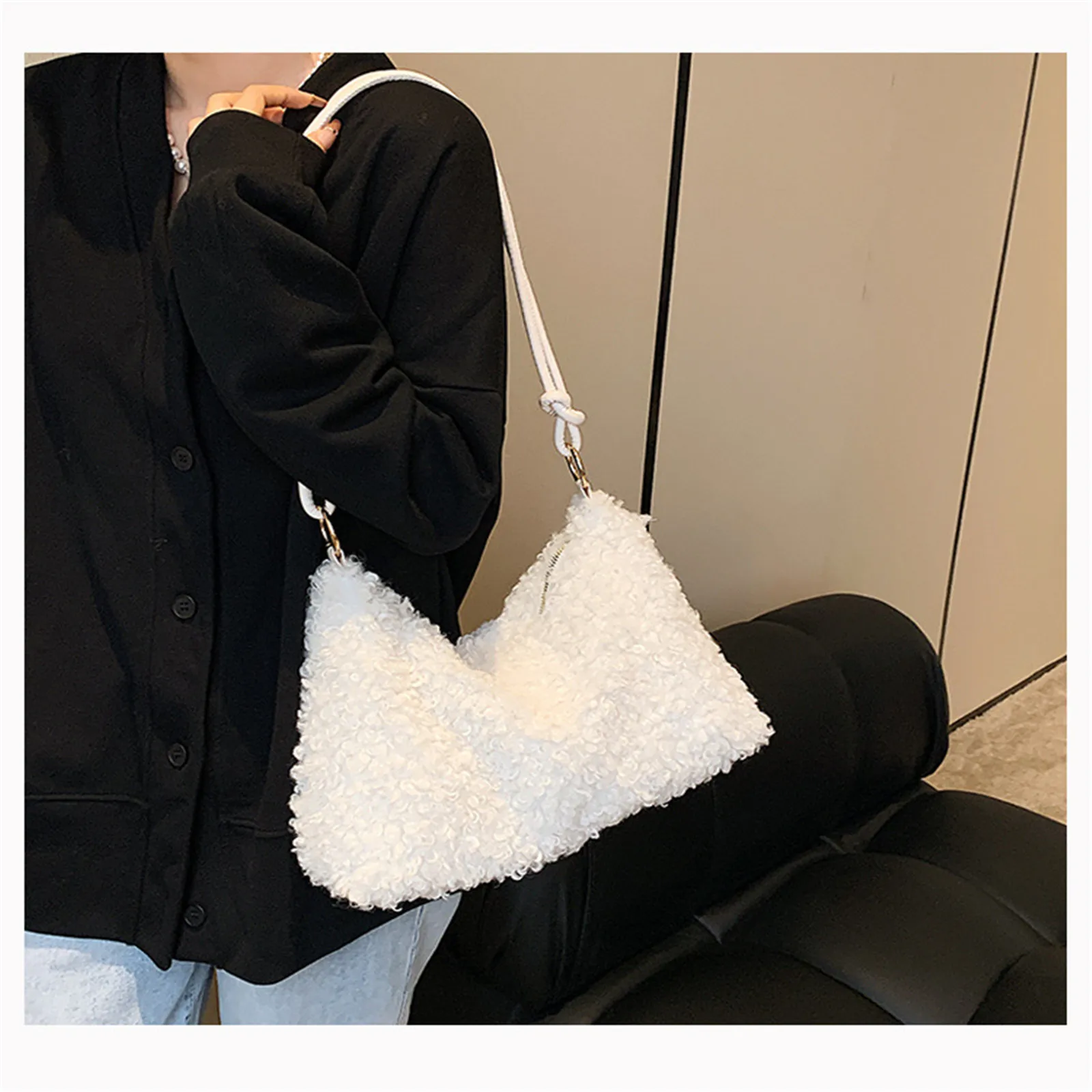 

Fashion Shoulder Bag Women'S Plush Crossbody Bag Handbag Stylish Unique Modern Underarm Bag Lipstick Mobile Phone Bag New