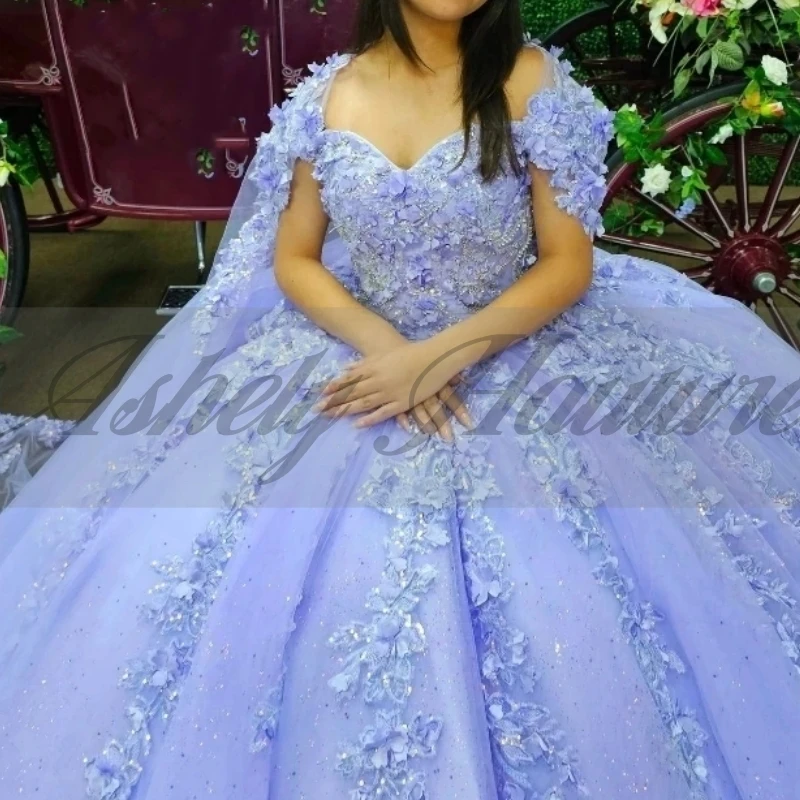 Maßgeschneiderte, bezaubernde süße 15- bis 16-jährige Mädchen-Quinceanera-Kleider mit Umhang, 3D-Blumenmuster, Schnürung, Ballkleid, Abschlussball, Partykleid, Festzug, Neu