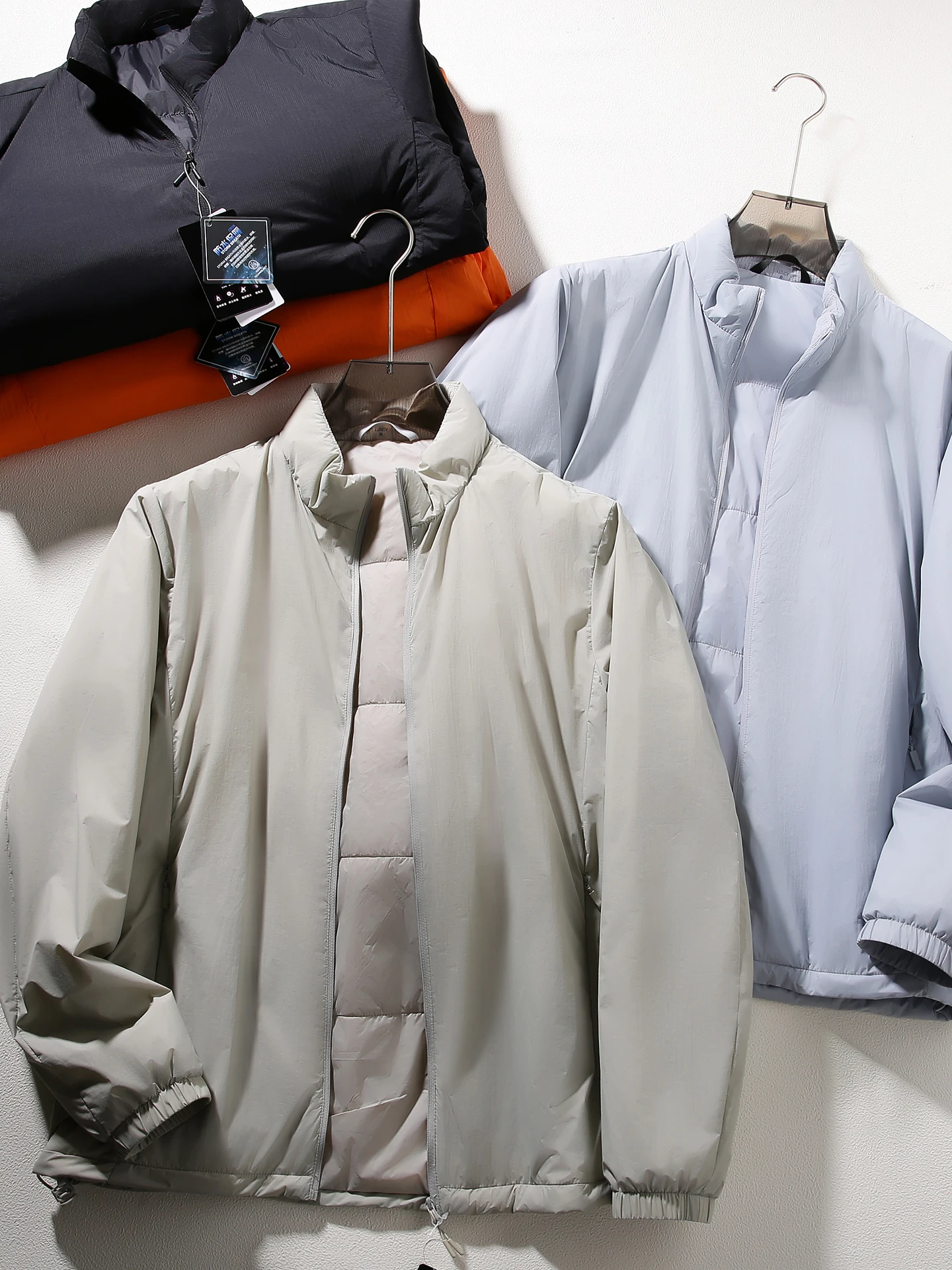 

Ультралегкая мужская повседневная куртка-трансформер из мягкого технологичного хлопка с воротником-стойкой для активного отдыха, осенне-зимняя