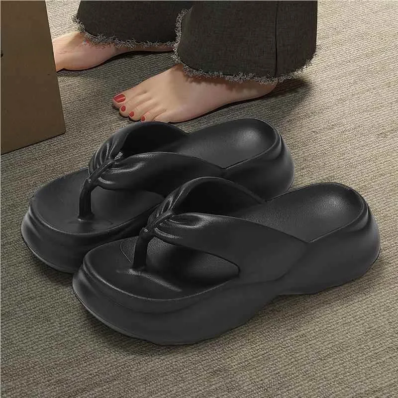 

Fashionable Summer Thong Slippers for Women Beach-Ready Anti-Slip Thick Bottomed Sandals Comfortable Casual Slip-On Shoes