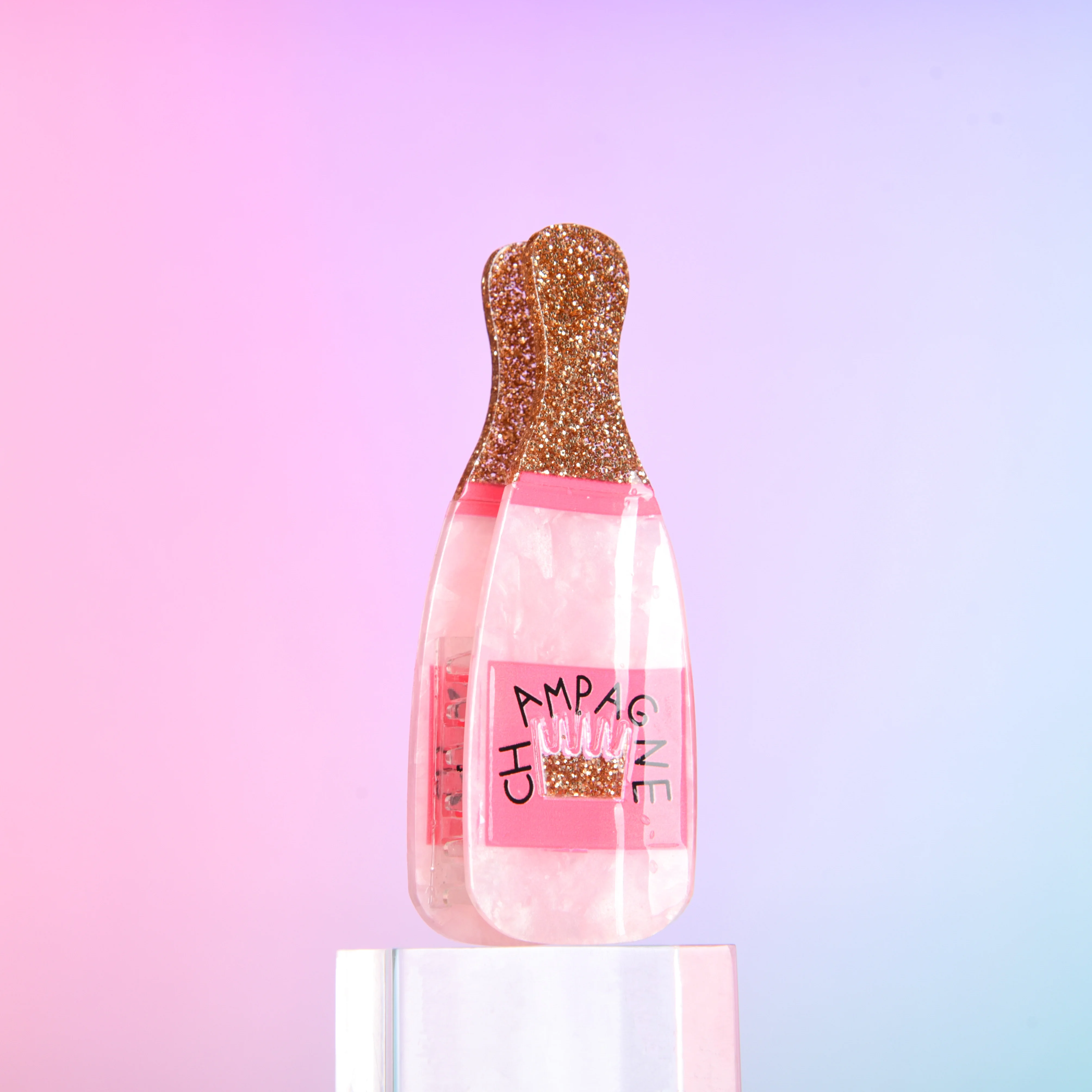 

NEW Creative Design Pink Champagne Bottle Hair Claw for Girls Acrylic Claw Clips Crab Hair Clips Hair Accessories for Women