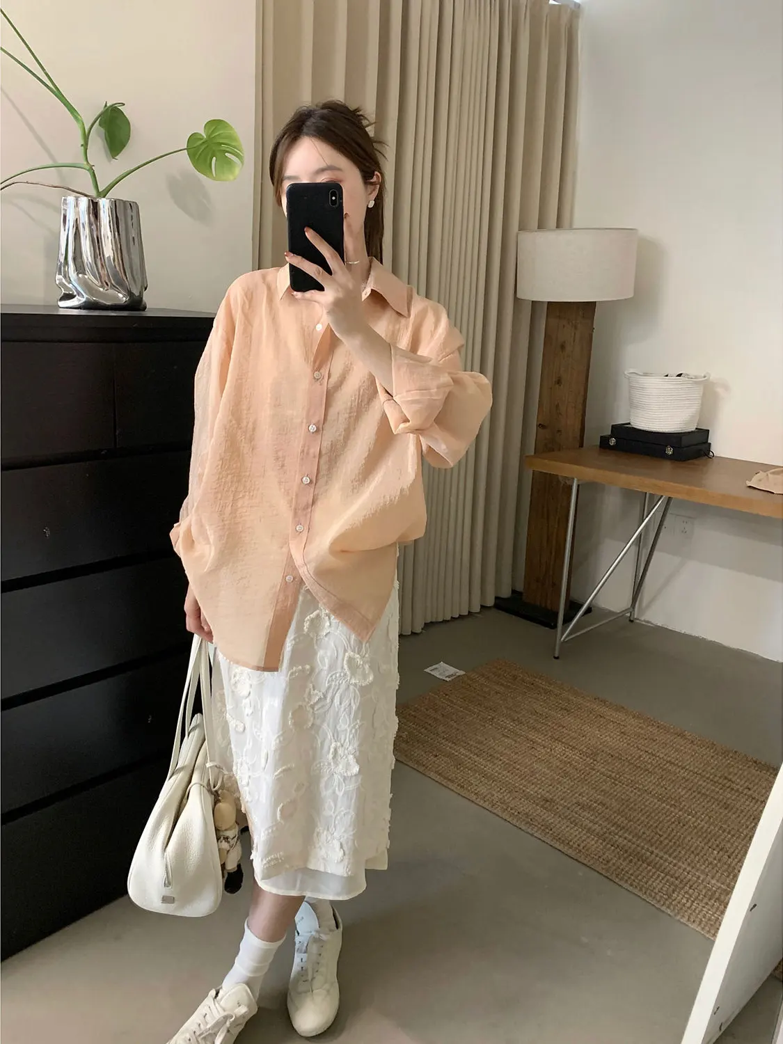 

HGHEYGIRL Spring 2026 Casual Loose Sun Protection Silk Smooth Tee Acetate Women's irt Faionable Versatile Lightweight