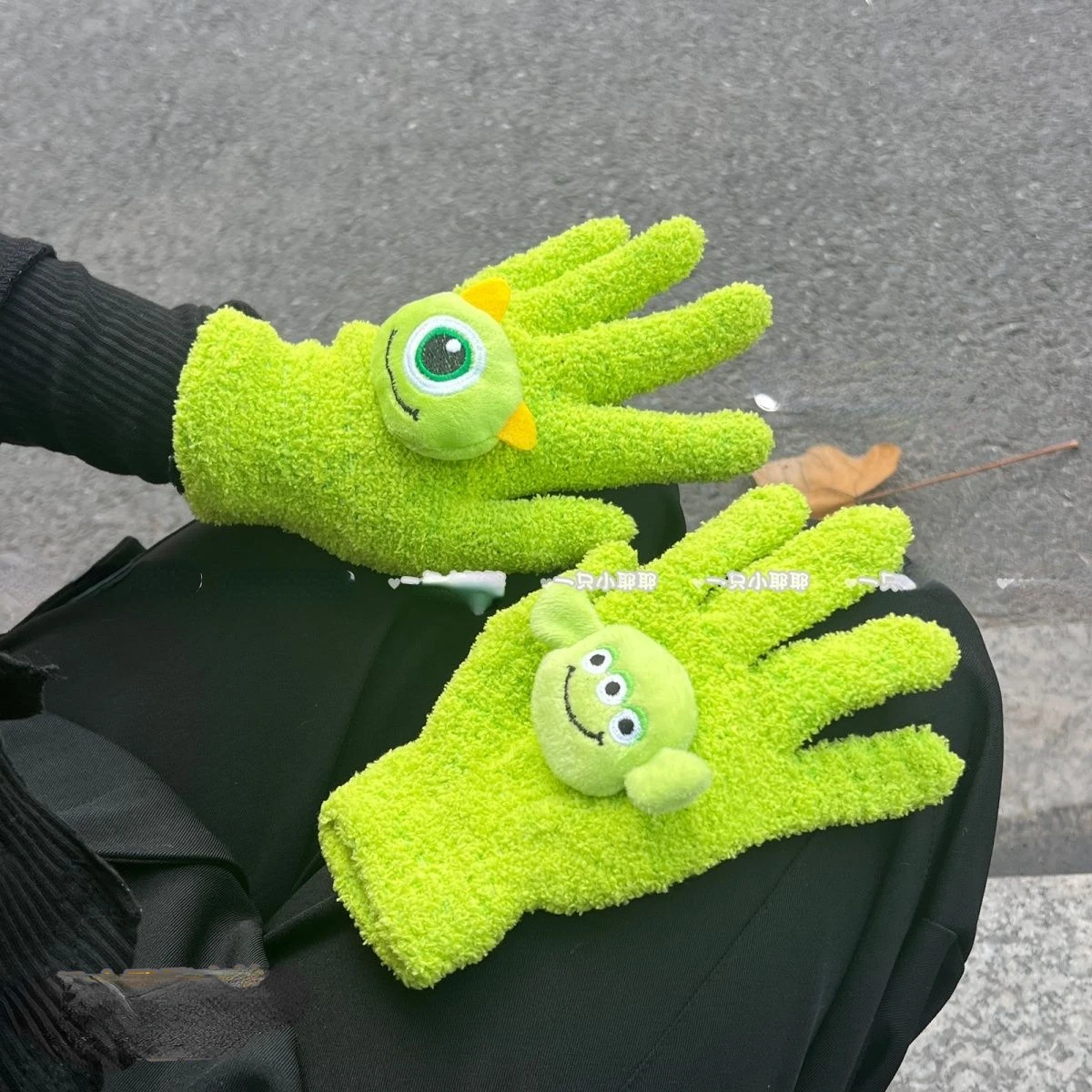 

Monster Gloves,Warm Cute Thick Coral Fleece Gloves,Autumn Winter Cycling Finger Protection Tools,New Styles Couple Holiday Gifts