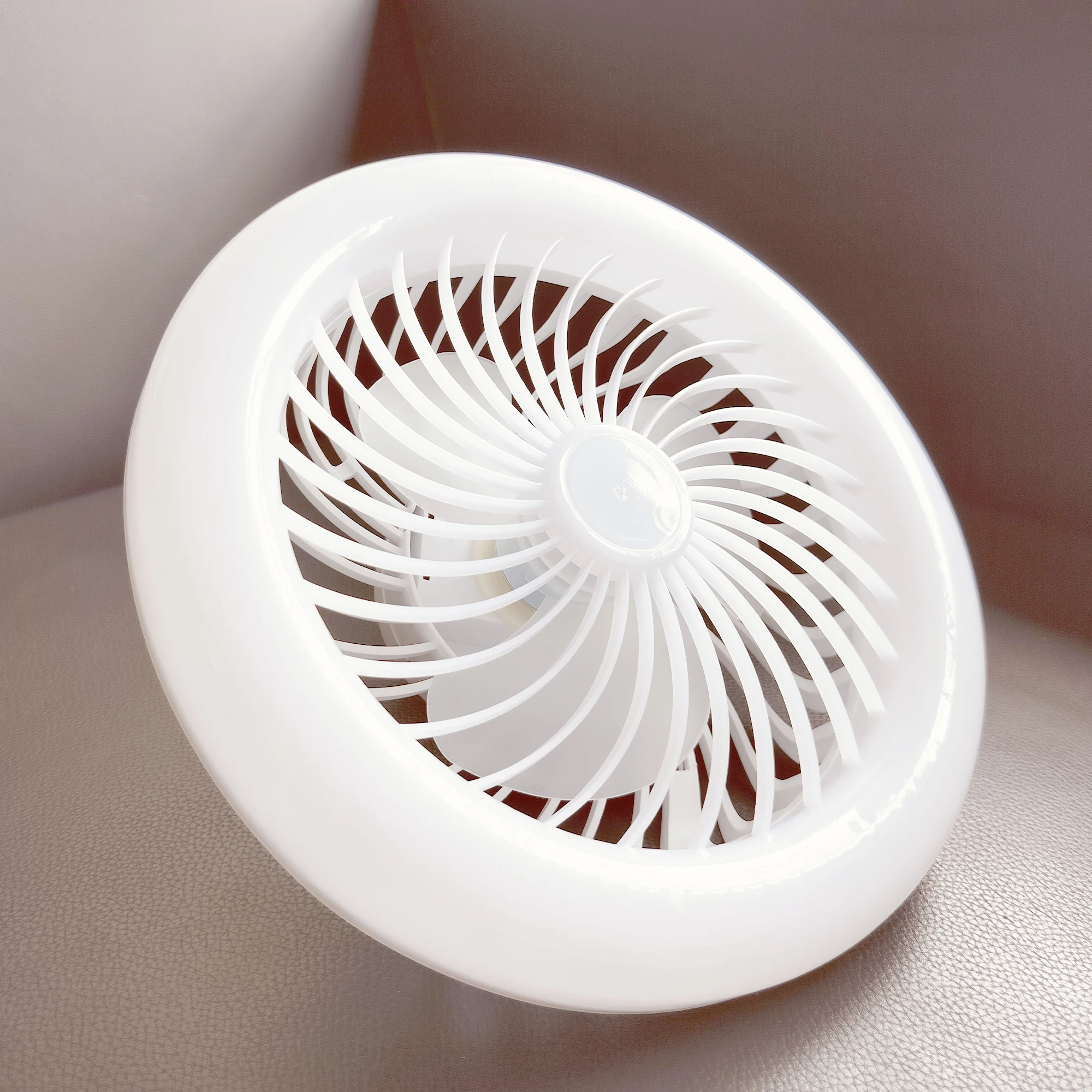

Low Profile E27 Ceiling Fan Lamp 8.6 Inch with Adjustable Color Temperature 3000K-6000K And Brightness Max for Home Lighting