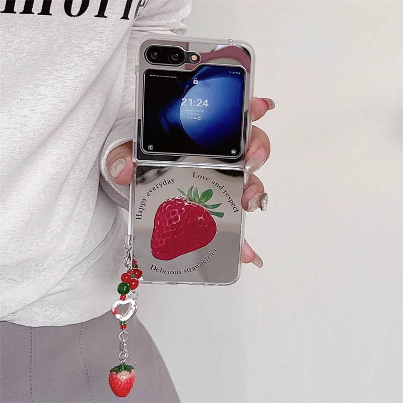 Cute Strawberry Mirror Phone Case For Samsung Galaxy Z Flip 6 5 4 3 Cover with Chain Strap Cases For Z Flip5 Flip6 Flip4 5G Capa