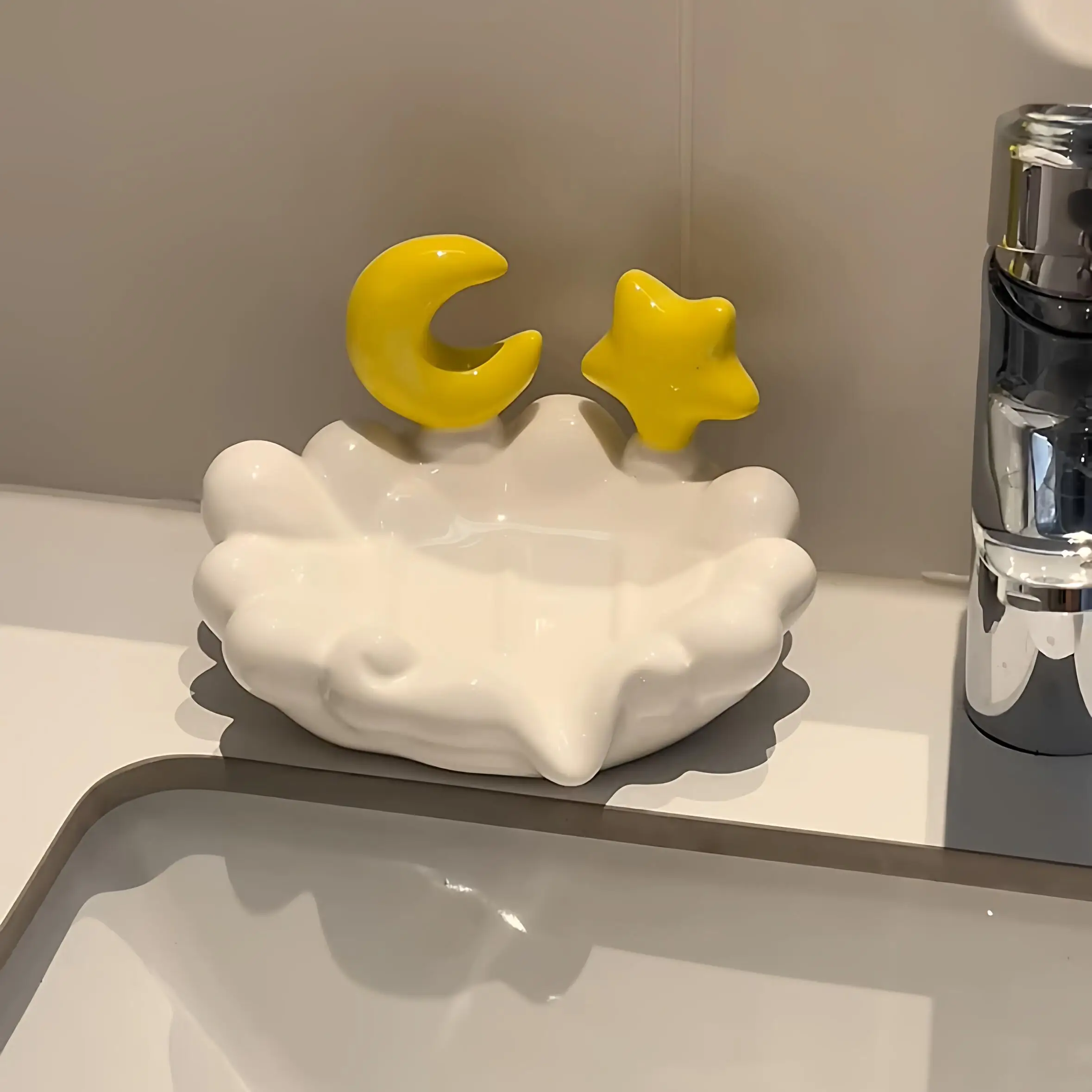 Star Moon Soap Dish Ceramic Bathroom Accessories Drainable Soap Tray Storage Rack High Aesthetic Value Home Personal Care Tools