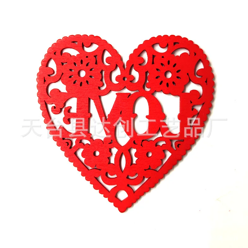 

Natural LOVE carved peach heart pendant wooden wood chips, wedding supplies clothing accessories love decorative pendant